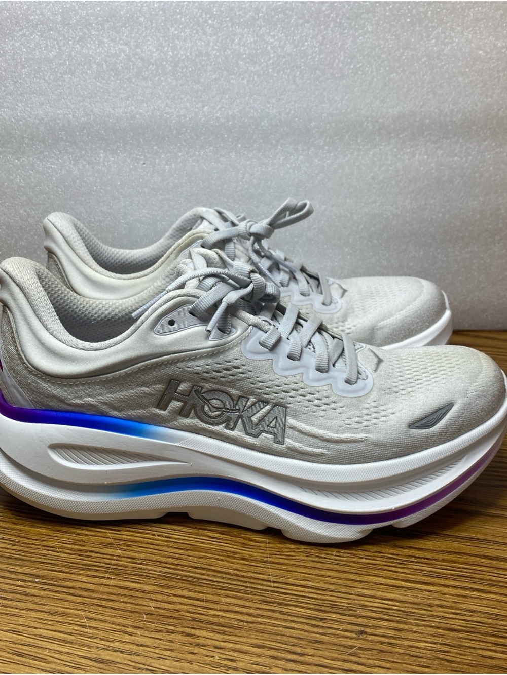 Hoka One One Bondi 9 Women's Size 7.5 B Cosmic Grey White Sneakers Running Shoes